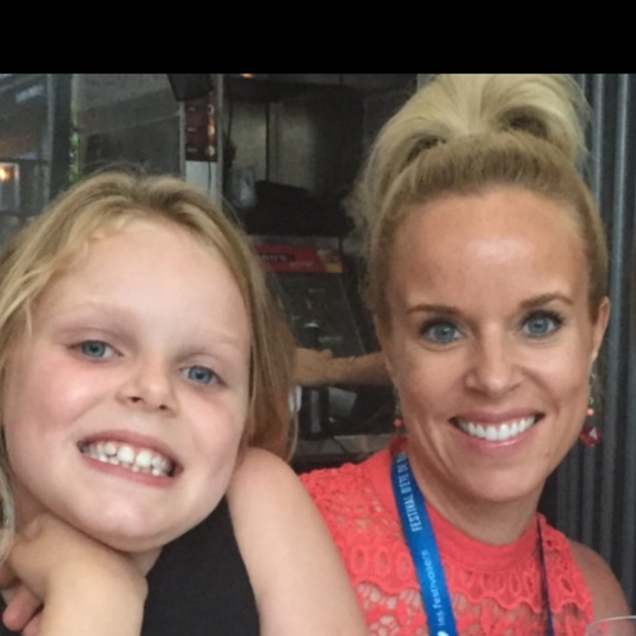 Meet your Posher, Julie - Picture 1 of 1